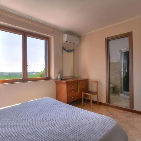 Smeraldo By Interhome Syracuse