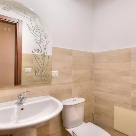 Smeraldo By Interhome